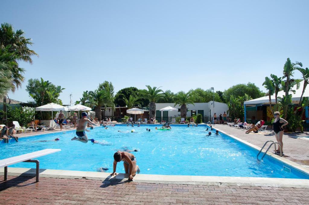 Kamemi Village & Camping Ribera Luaran gambar