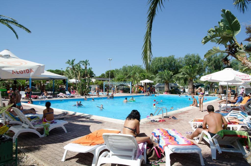 Kamemi Village & Camping Ribera Luaran gambar
