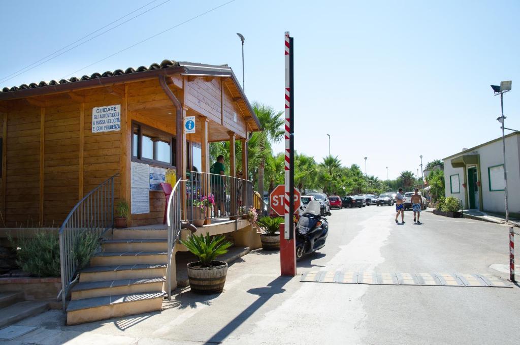 Kamemi Village & Camping Ribera Luaran gambar