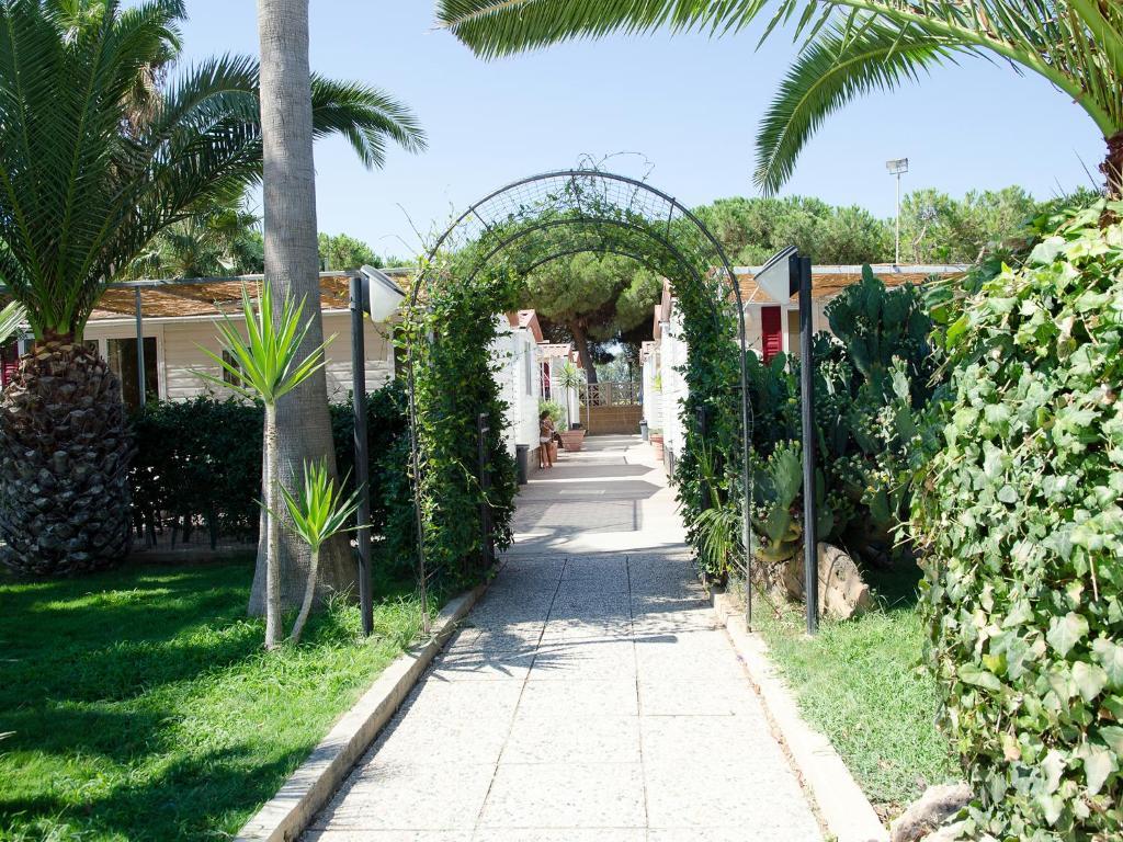 Kamemi Village & Camping Ribera Luaran gambar