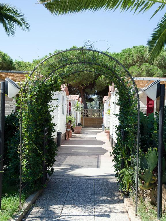 Kamemi Village & Camping Ribera Luaran gambar