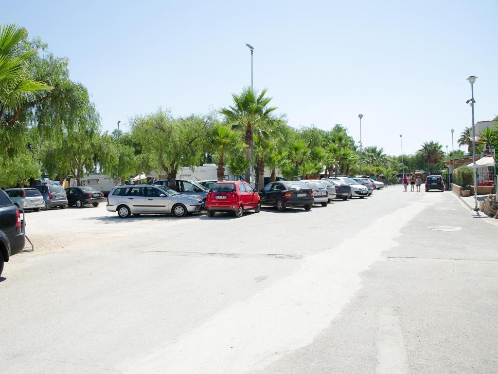 Kamemi Village & Camping Ribera Luaran gambar