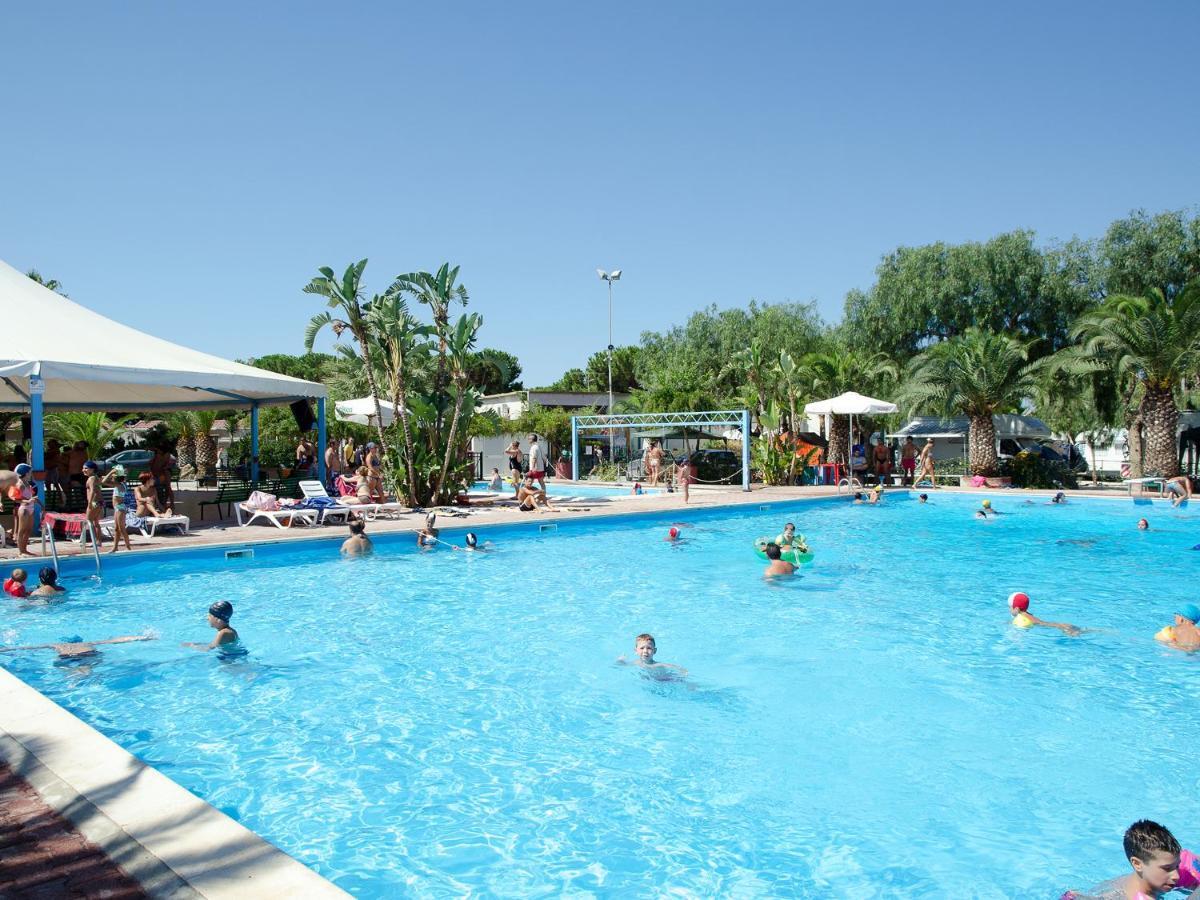 Kamemi Village & Camping Ribera Luaran gambar
