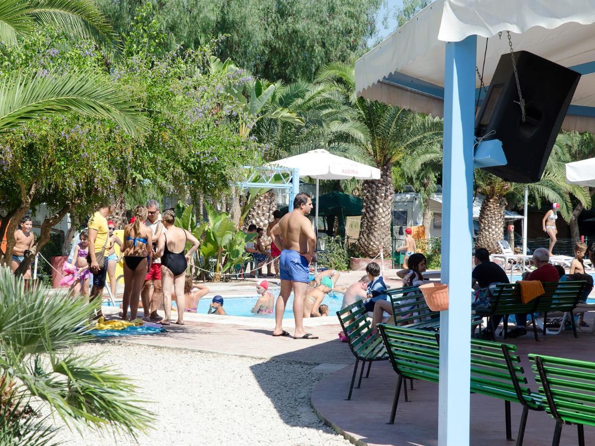 Kamemi Village & Camping Ribera Luaran gambar