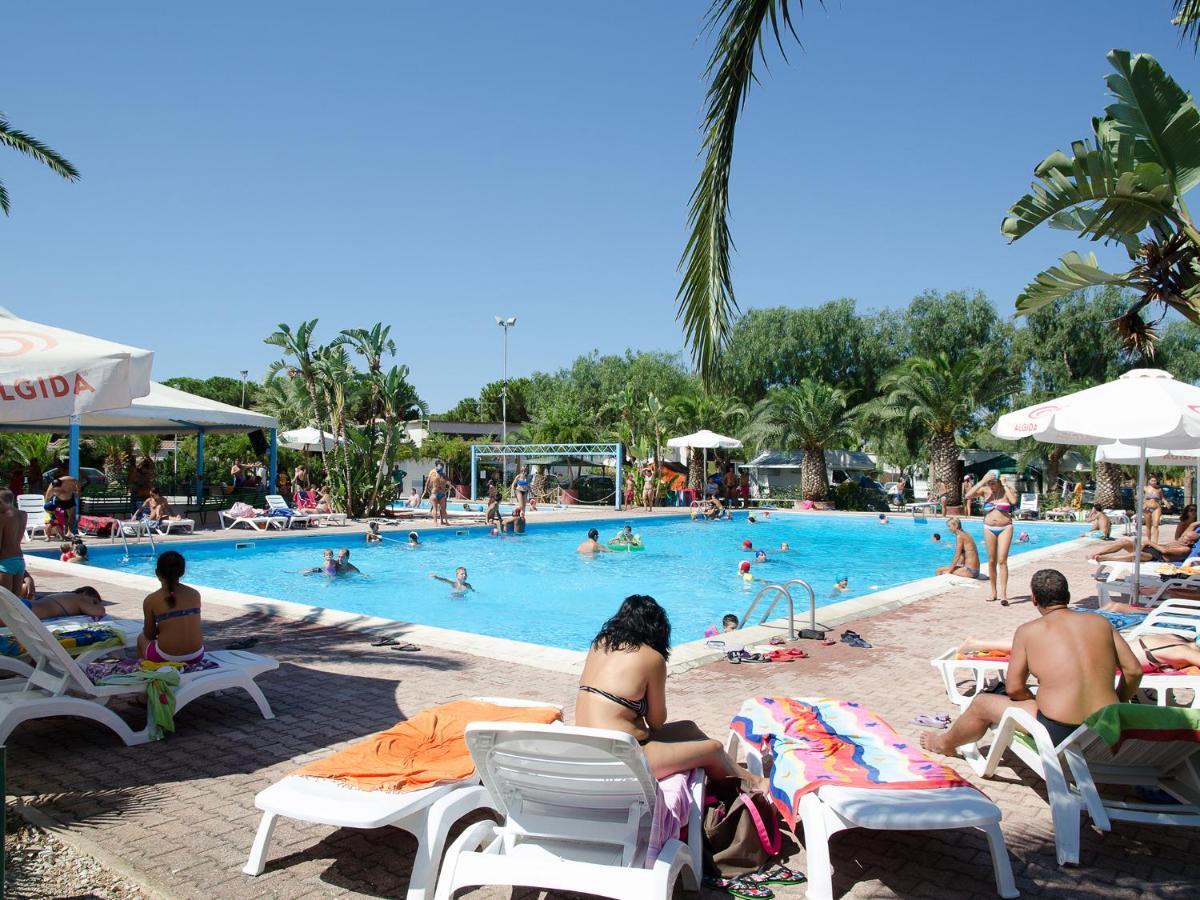 Kamemi Village & Camping Ribera Luaran gambar