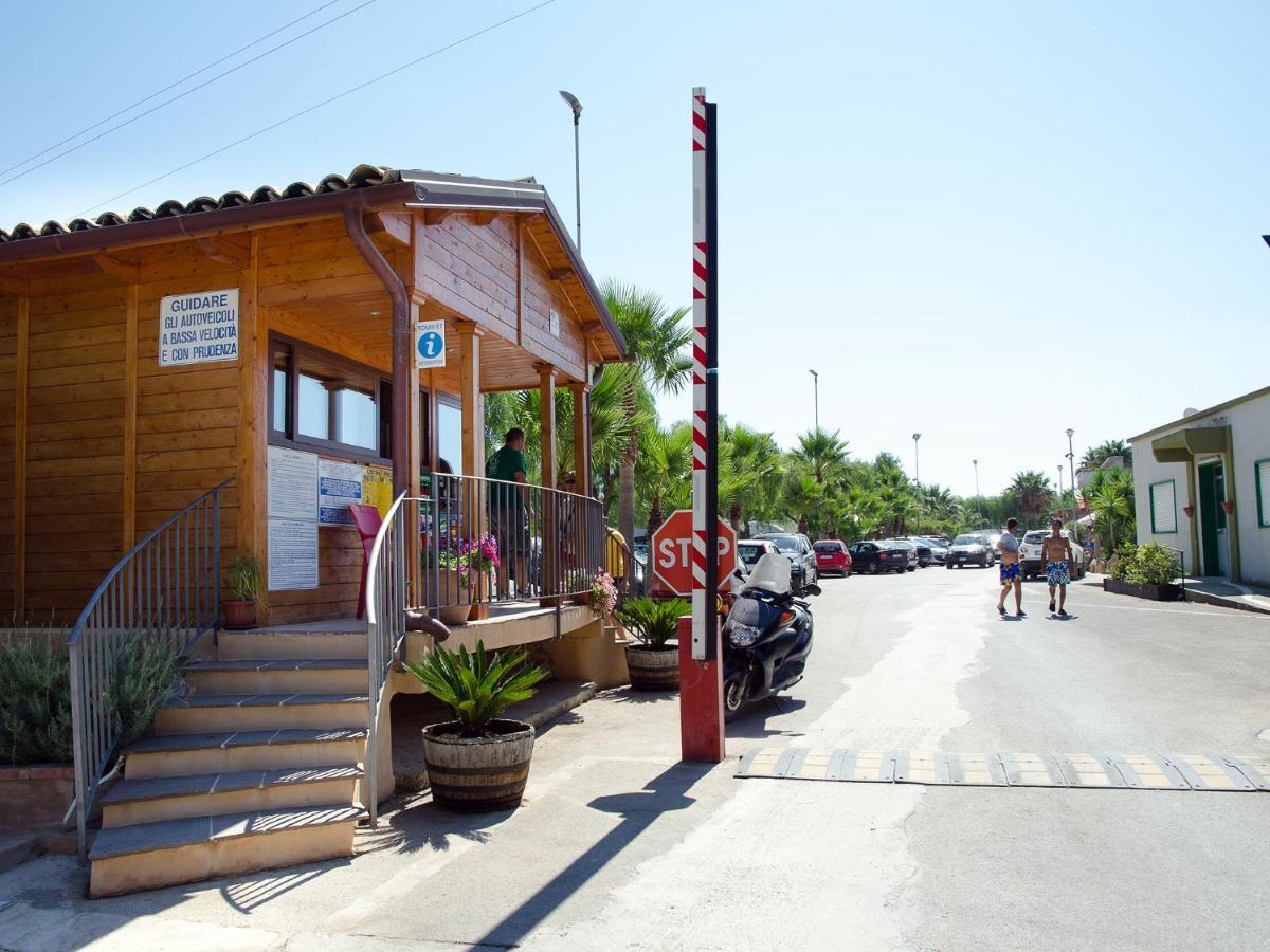 Kamemi Village & Camping Ribera Luaran gambar